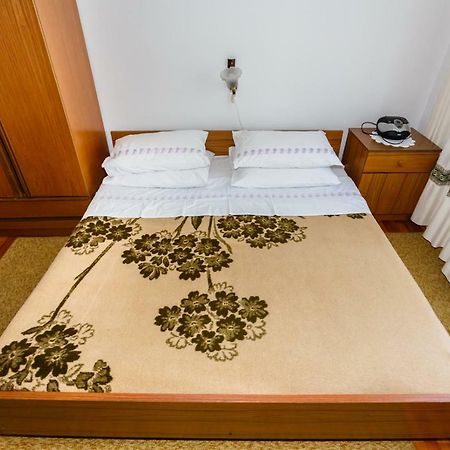 Apartmani Jelica Krk Town Kültér fotó