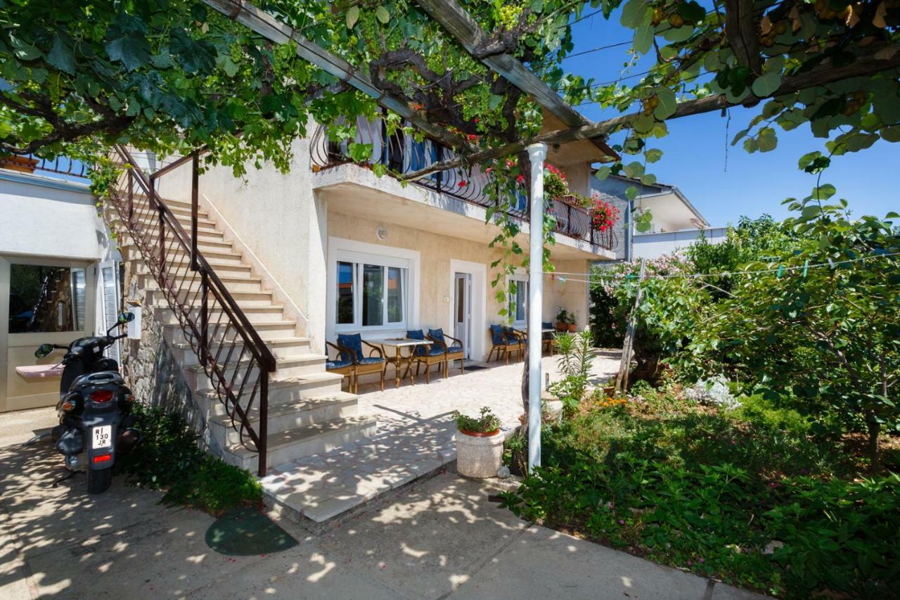 Apartmani Jelica Krk Town Kültér fotó