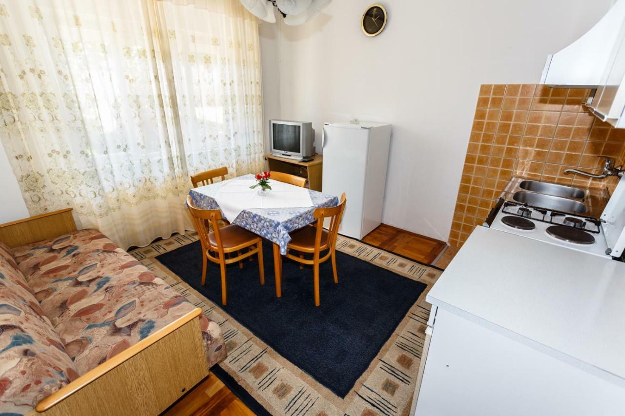 Apartmani Jelica Krk Town Kültér fotó
