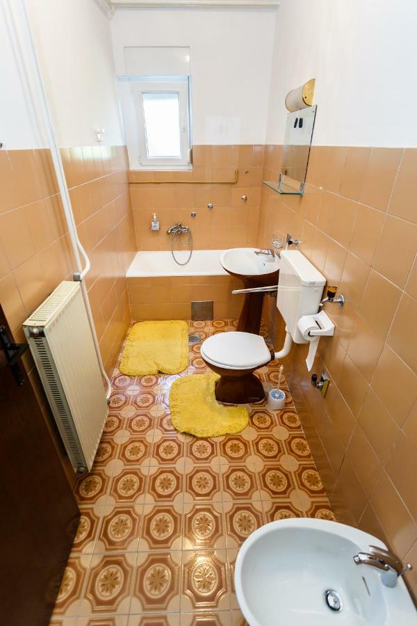 Apartmani Jelica Krk Town Kültér fotó